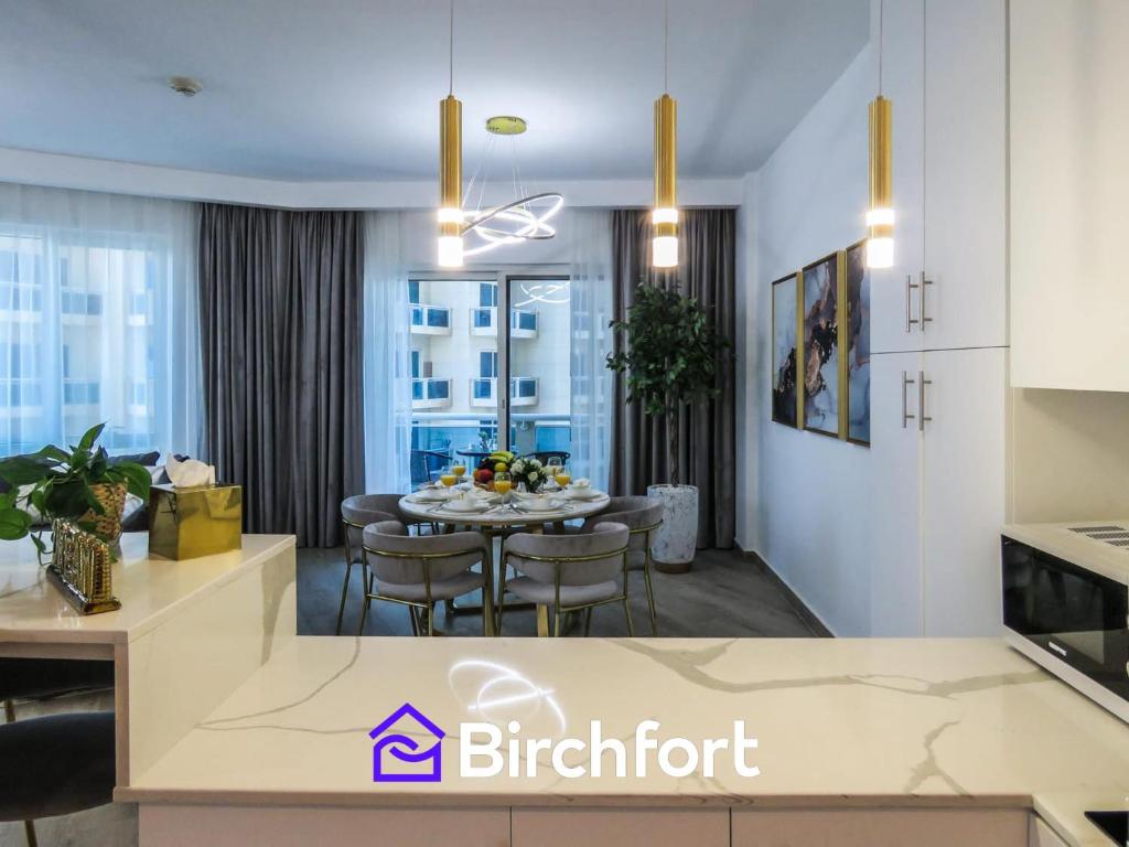 Birchfort - آپارتمان 2 خوابه بزرگ تازه بازسازی شده