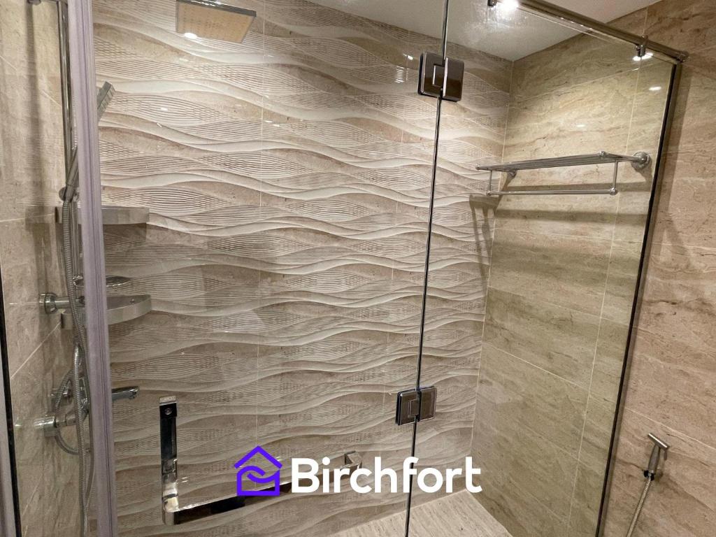 Birchfort - آپارتمان 2 خوابه بزرگ تازه بازسازی شده