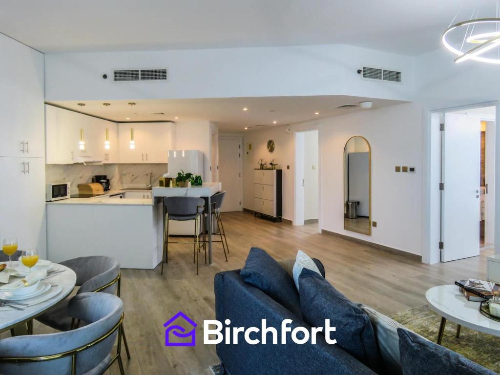 Birchfort - آپارتمان 2 خوابه بزرگ تازه بازسازی شده
