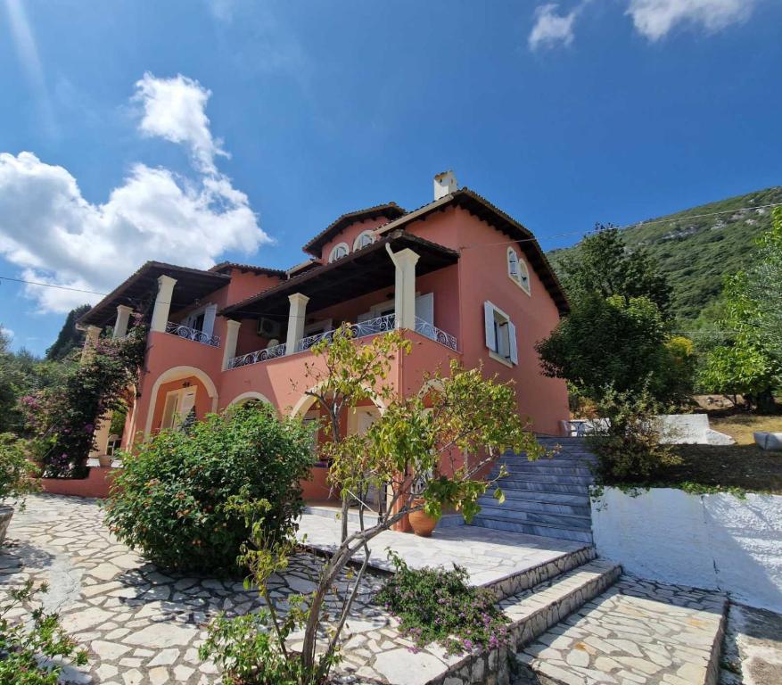 Nespecifikovaný výhled na hory nebo výhled na hory při pohledu z apartmánu