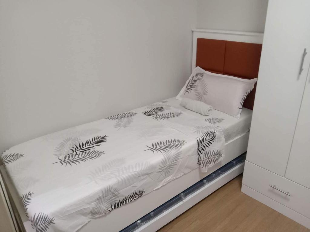 Postel nebo postele na pokoji v ubytování 2 BR Loop Tower 1524