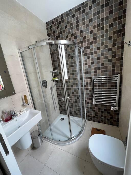 Koupelna v ubytování Marsaxlokk SeaView 2 Bedroom Penthouse
