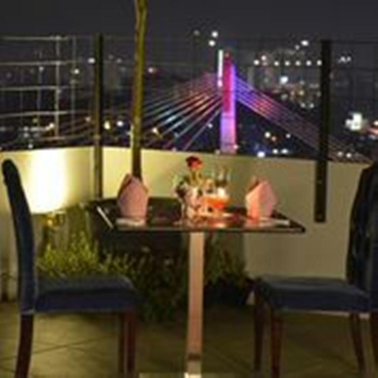 Balkón nebo terasa v ubytování Serela Cihampelas by KAGUM Hotels