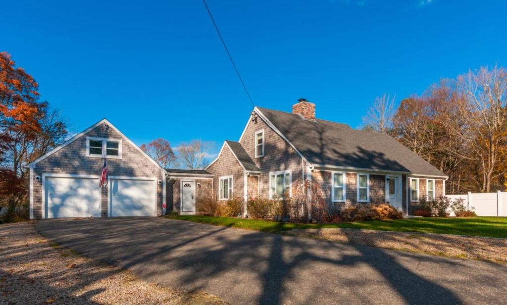 256 Phinneys Lane Centerville Cape Cod, Centerville (updated prices 2024)