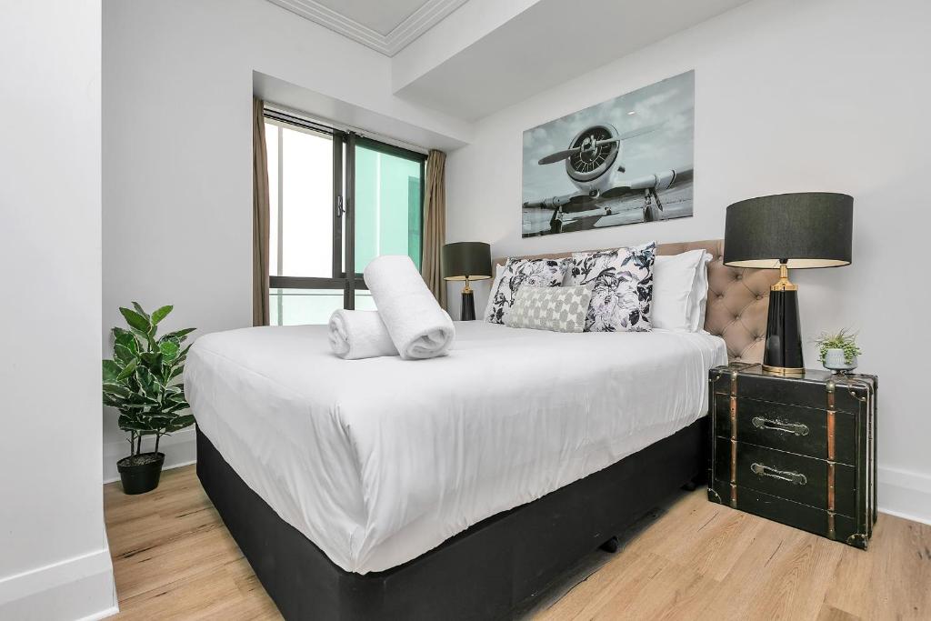 Glamorous Getaway - Heart of the Viaduct 'Quays' - Resim 21