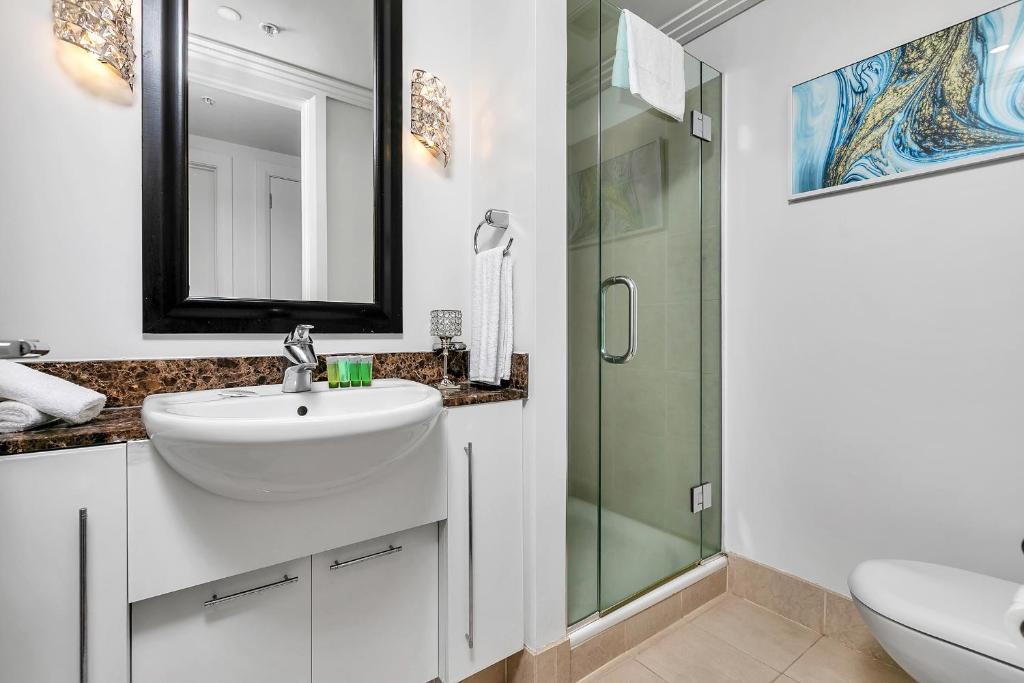 Glamorous Getaway - Heart of the Viaduct 'Quays' - Resim 14