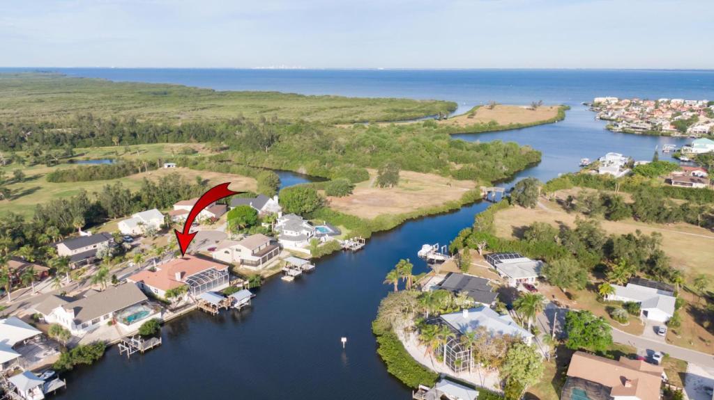 Luxury Canal Front Apollo Beach Spa Pool Home With Private Dock, Apollo