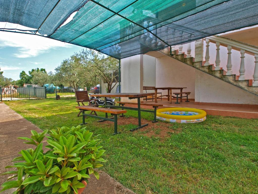 Apartments with parking space Peroj, Fazana - 20731