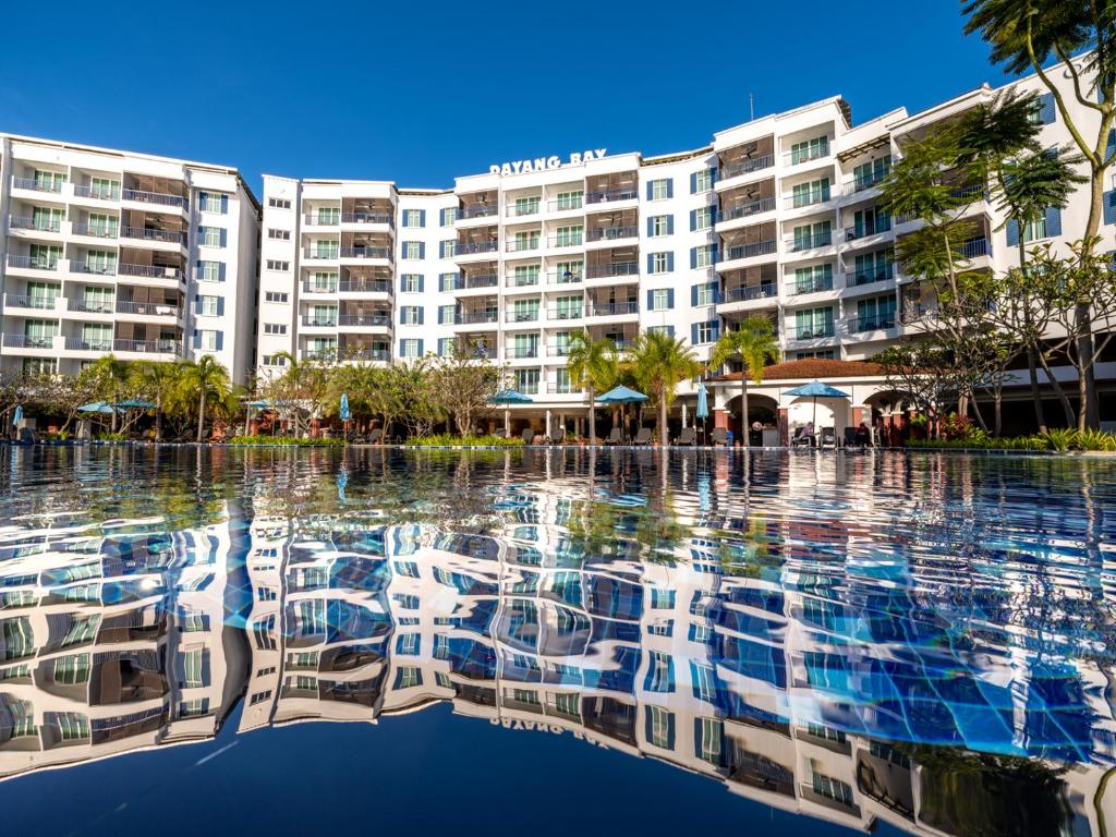 Bazén v ubytování Dayang Bay Resort Langkawi nebo v jeho okolí
