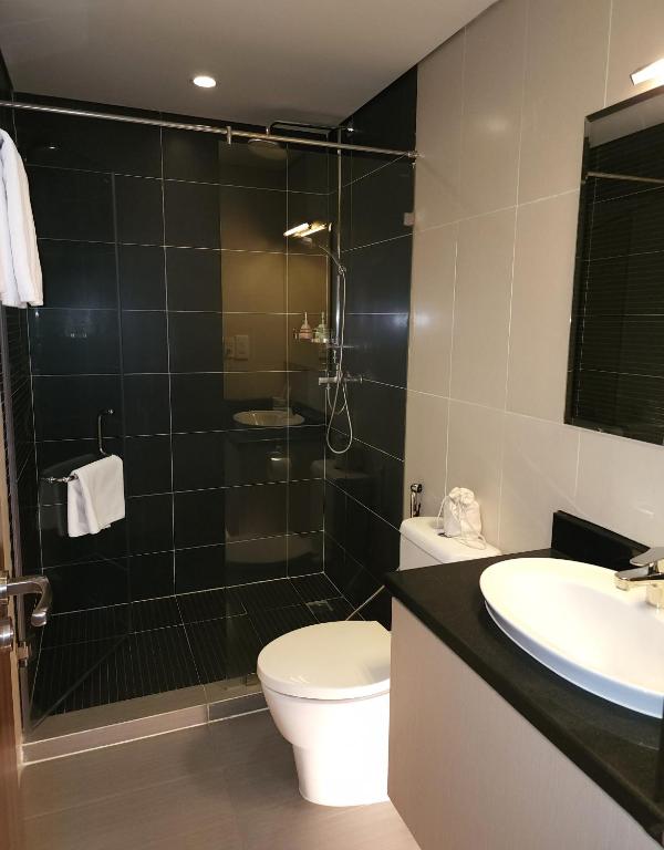 Koupelna v ubytování ÊMM Hotel Saigon