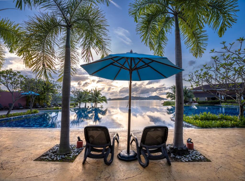 Bazén v ubytování Dayang Bay Resort Langkawi nebo v jeho okolí