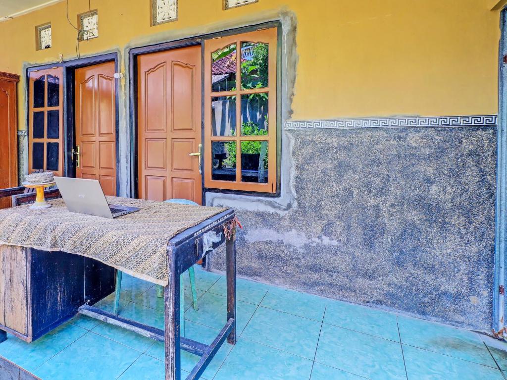 Fotografie z fotogalerie ubytování SPOT ON 92399 Hotel Sekar Jagat Near Pantai Baluk Rening v destinaci Negara