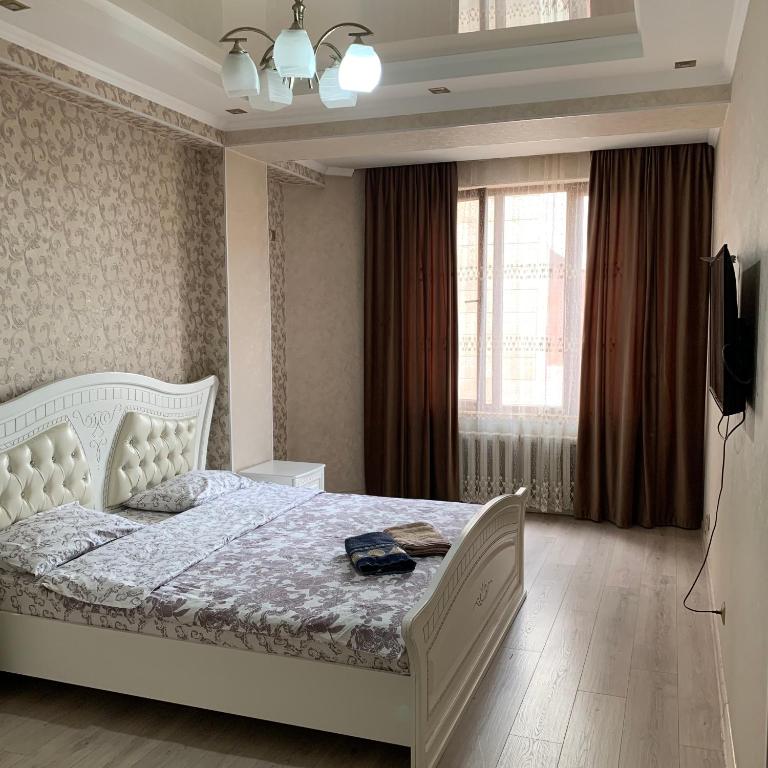 Houseroom Asia - One-Bedroom Apartment