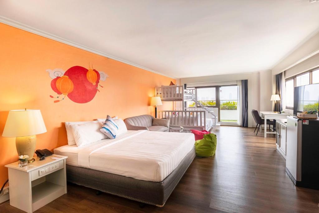 
Junior Club Suite Balcony
