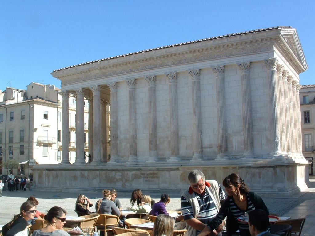 Hostia v ubytovaní Confortable villa de vacances entre Nîmes, le Pont du Gard, Uzès, Arles, Avignon