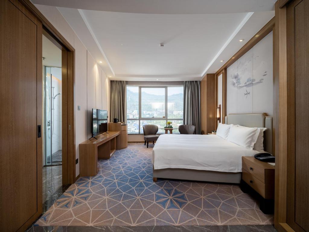 Kyushu Joycheng Hotel - King Room Met Uitzicht Op De Bergen