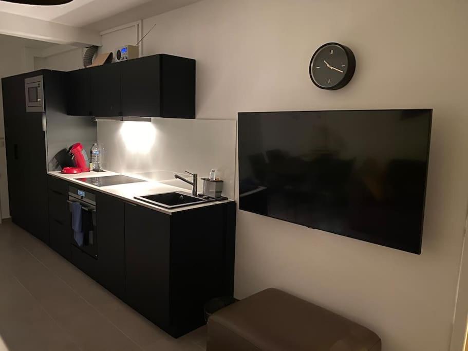 Kuchyňa alebo kuchynka v ubytovaní Bel Appartement 1 chambre à 50m de la plage