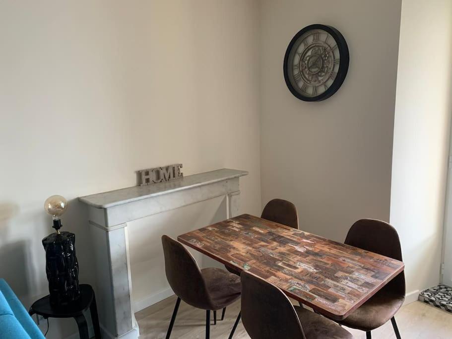 Zdjęcie z galerii obiektu Appartement rénové vue mer - citadelle de Bastia w Bastii