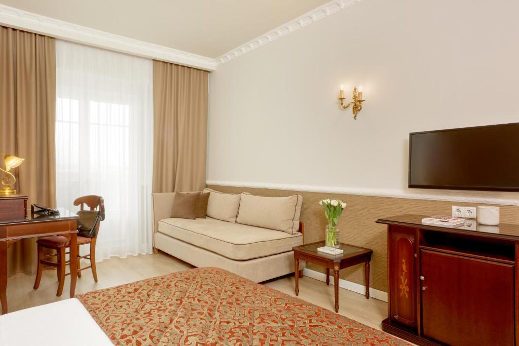 Grand Hotel Palace - 12