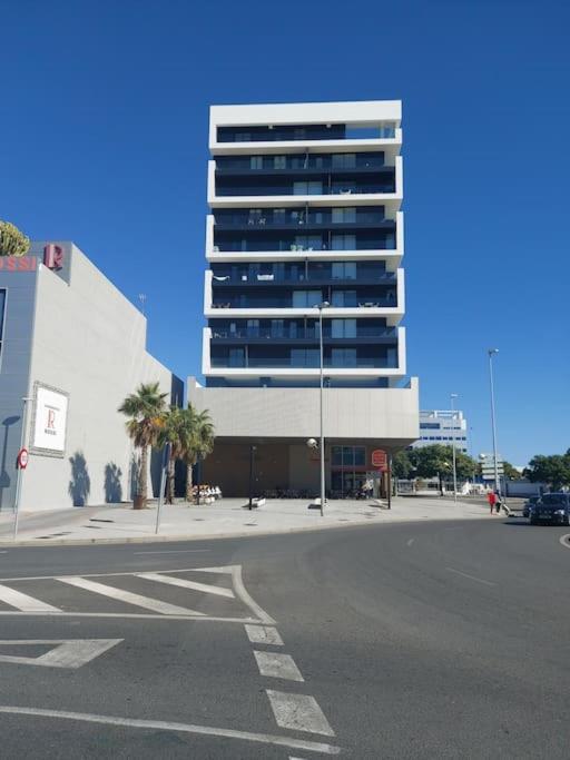 Torre DArenas, playa Victoria, piscina y parking, Cádiz ...
