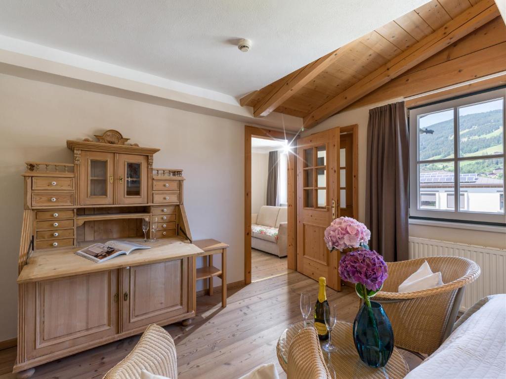Kuchyň nebo kuchyňský kout v ubytování Alpen Glück Hotel Villa Lisa garni