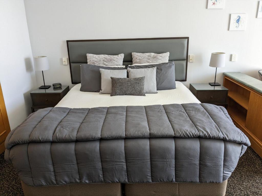 Luxury Ocean View 17th Level Studio Apartment, Gold Coast, Australia