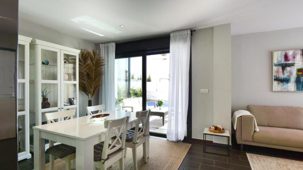 Fotografie z fotogalerie ubytování Torrevieja Villa Azalea v destinaci Torrevieja