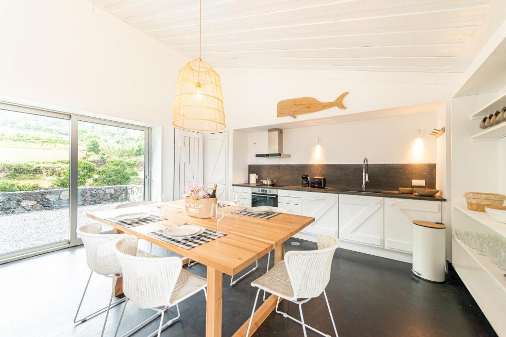 Kuchyň nebo kuchyňský kout v ubytování Casas da Prainha A