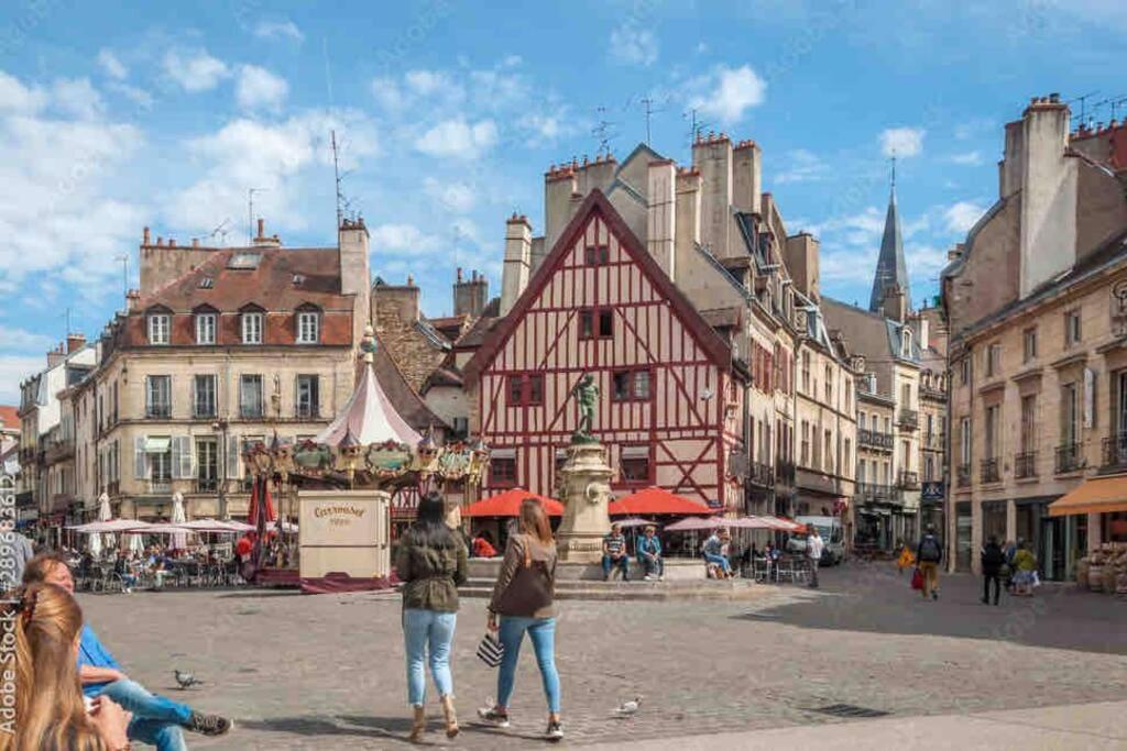 Goście zatrzymujący się w obiekcie Dijon - Grand studio proche parc Darcy & gare