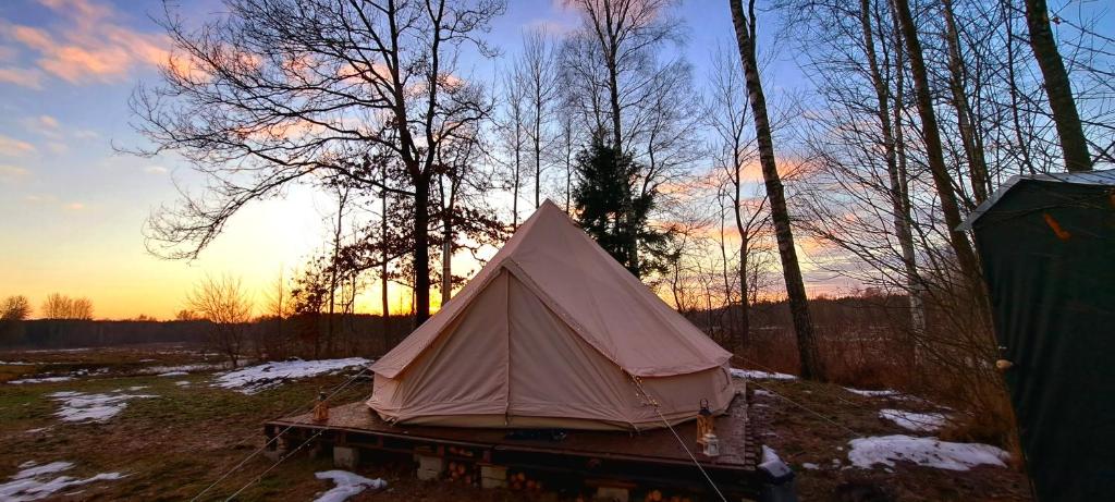 Příroda nedaleko luxury tent