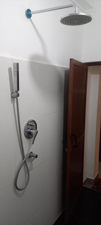 Shady transit hotel - 14