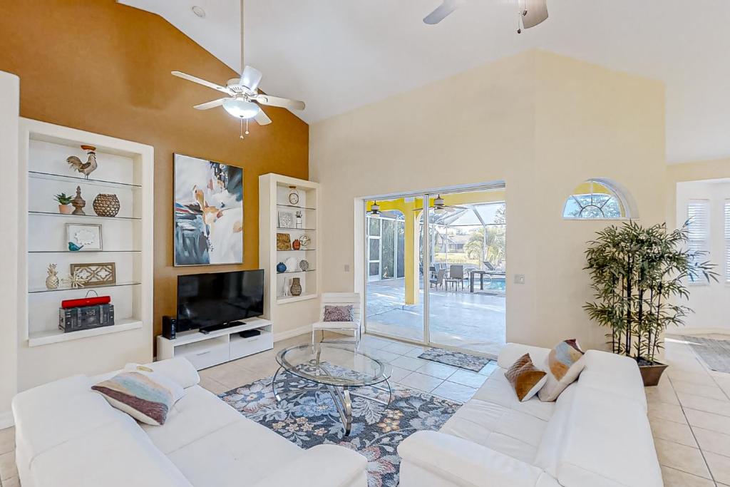 Waterfront Hideaway, Cape Coral (updated prices 2024)