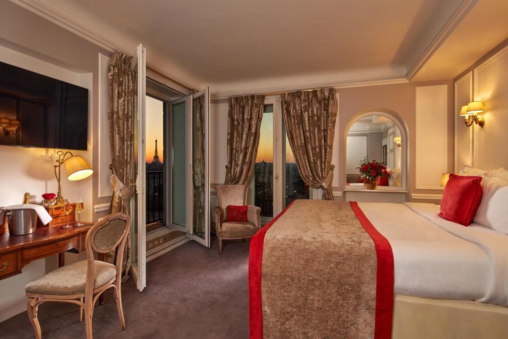 
Eiffel Tower Junior Suite
