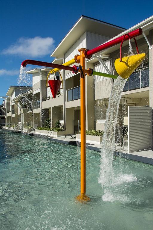 Bazén v ubytování 1770 Lagoons Central Apartment Resort Official nebo v jeho okolí