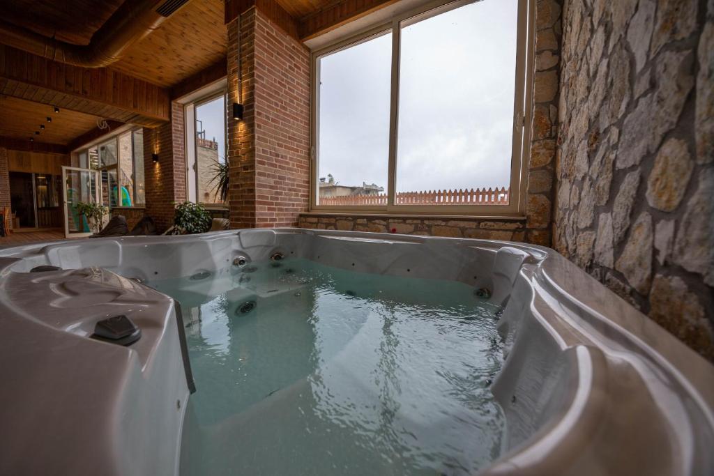 Aerial Hotel & Spa - Image 3