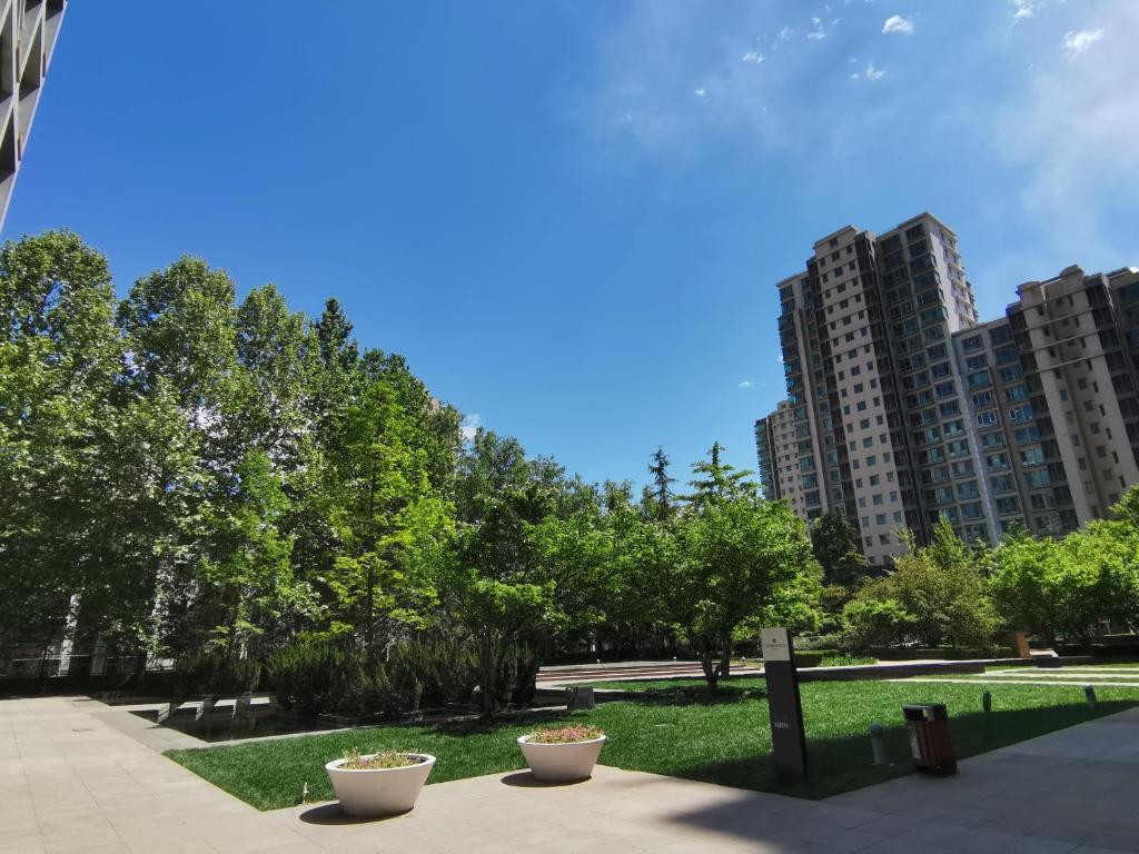 Zahrada ubytování Beijing Yasmine Seasons Park Apartment Hotel