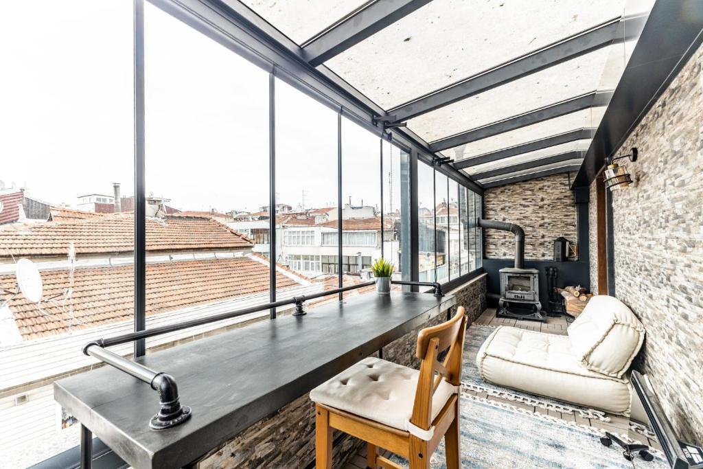 Central and Cozy Flat with Terrace in Sisli