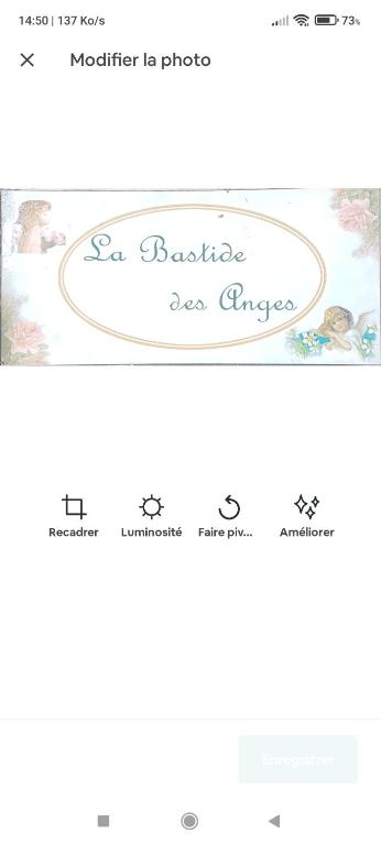 una captura de pantalla del sitio web de una cruzada marítima Barbie en La Bastide des Anges, en Eyguières