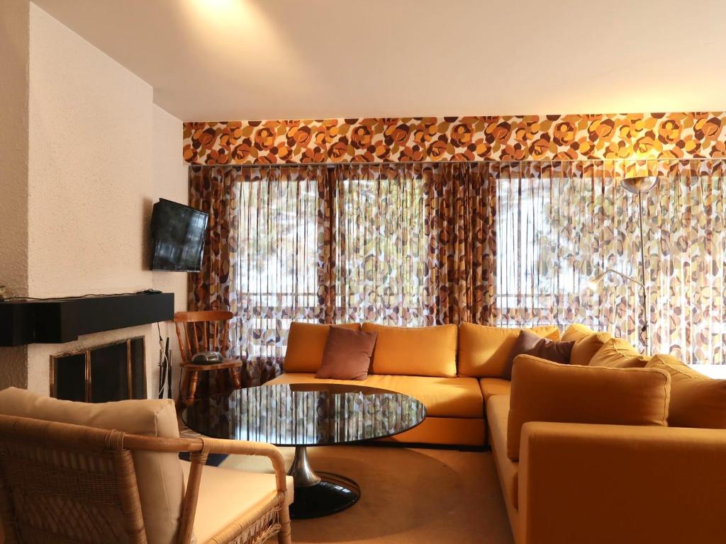 Posezení v ubytování Apartment Panoramic G4 by Interhome
