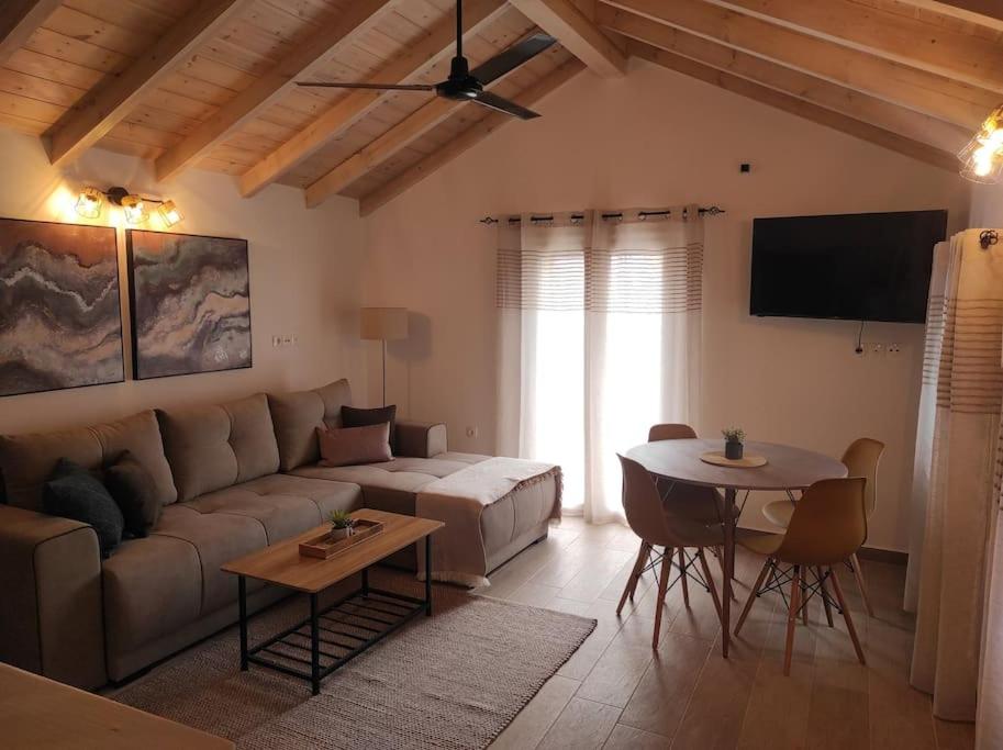 Posezení v ubytování Garitsa Apartments B