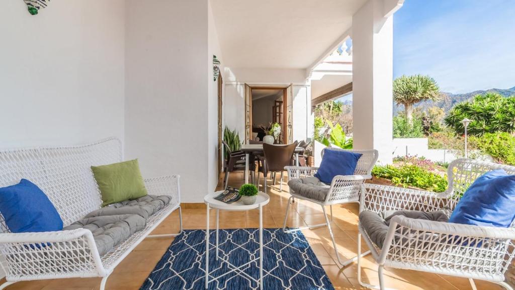 Posedenie v ubytovaní Villa Angeles Nerja by Ruralidays