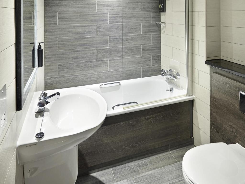 Village Hotel Glasgow - Resim 13