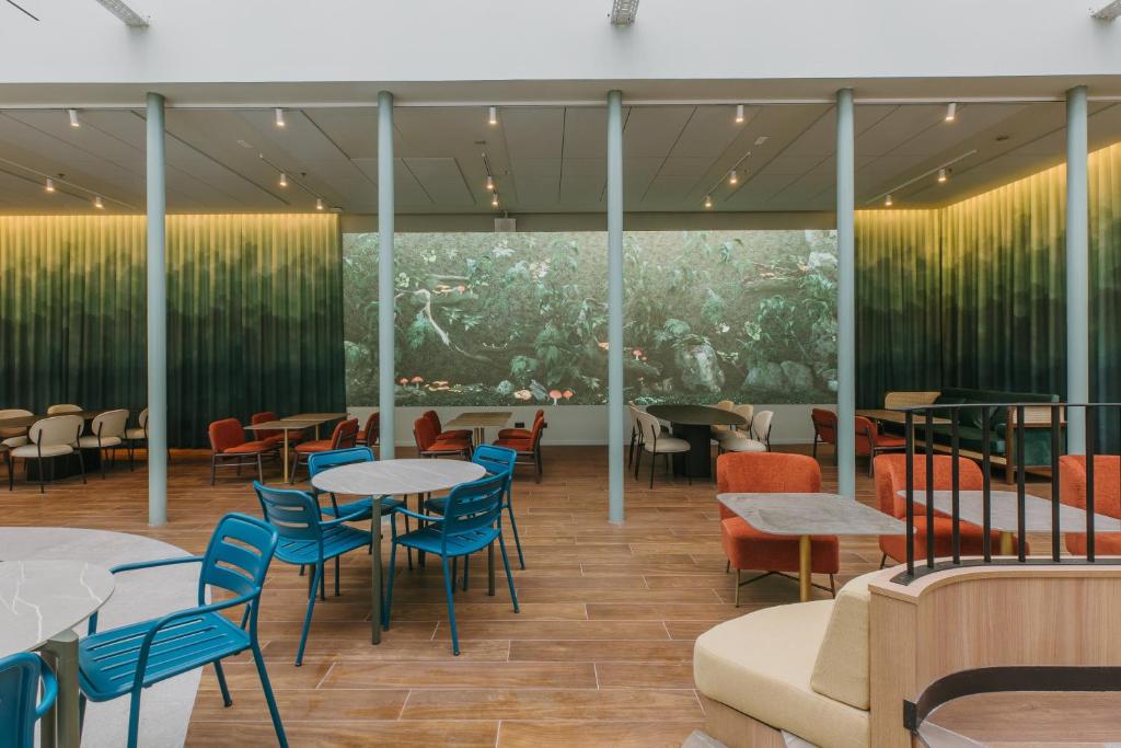 Catalonia Barcelona Plaza - Resim 30