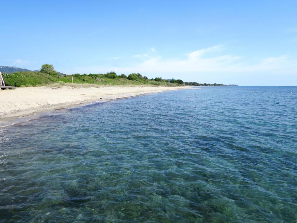 Uma praia perto da casa de temporada