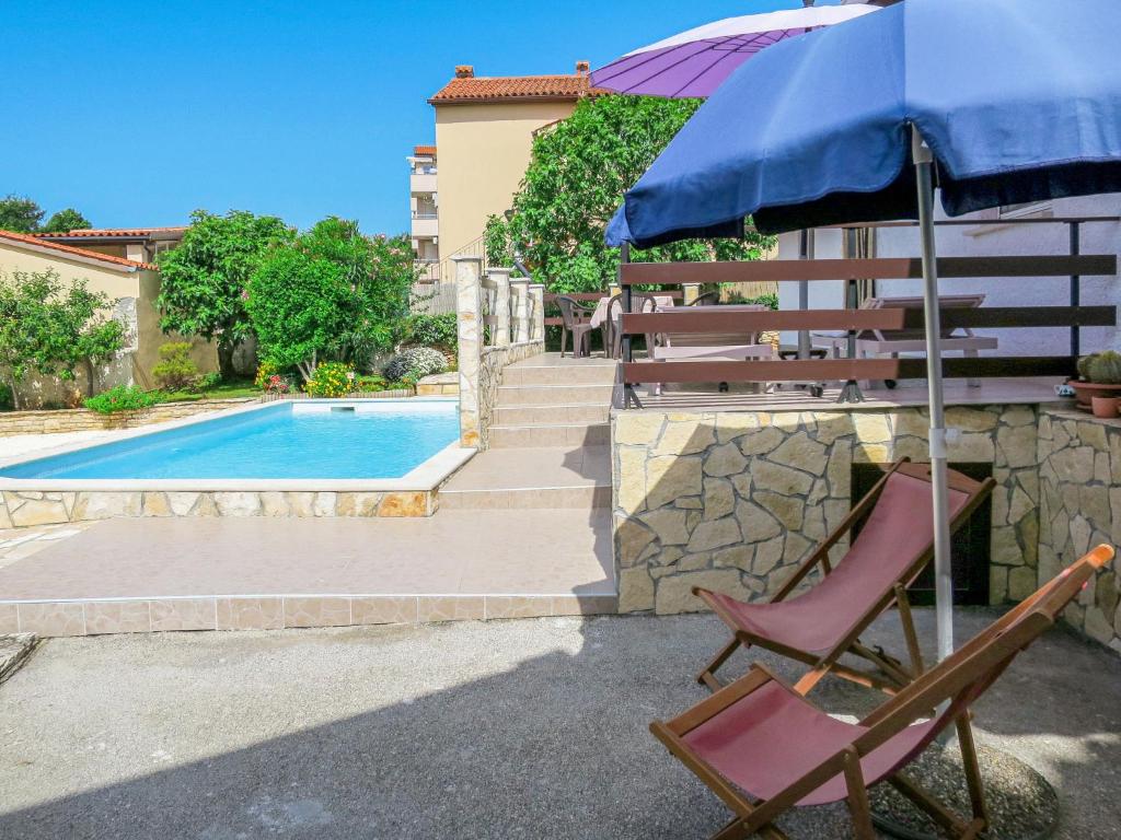 Bazén v ubytovaní Apartment Franko 2 by Interhome alebo v jeho blízkosti
