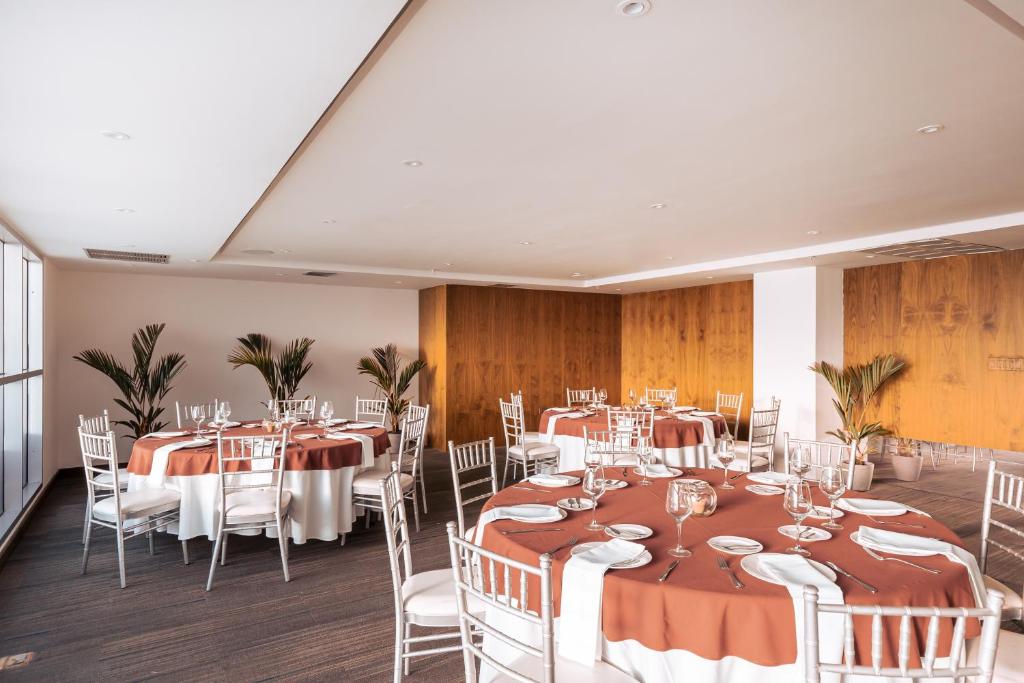 Restaurace v ubytování Exe Oriental Panamá