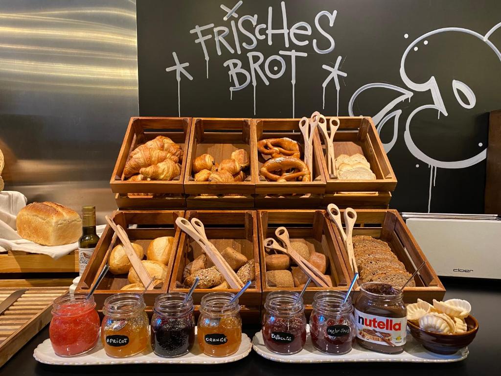 Catalonia Berlin Mitte - Resim 14