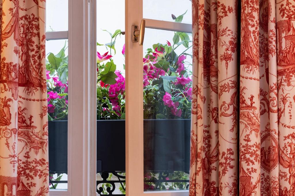 Relais Hôtel du Vieux Paris - Resim 30