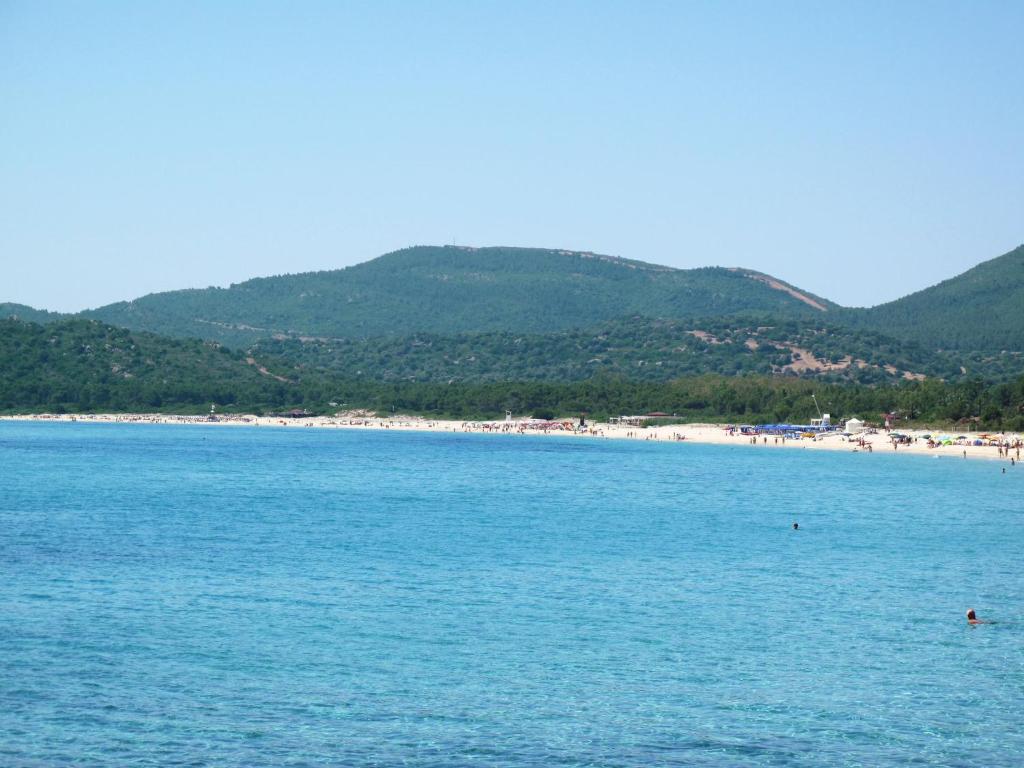 Zdjęcie z galerii obiektu Holiday Home Rei Sole - REI318 by Interhome w mieście Costa Rei