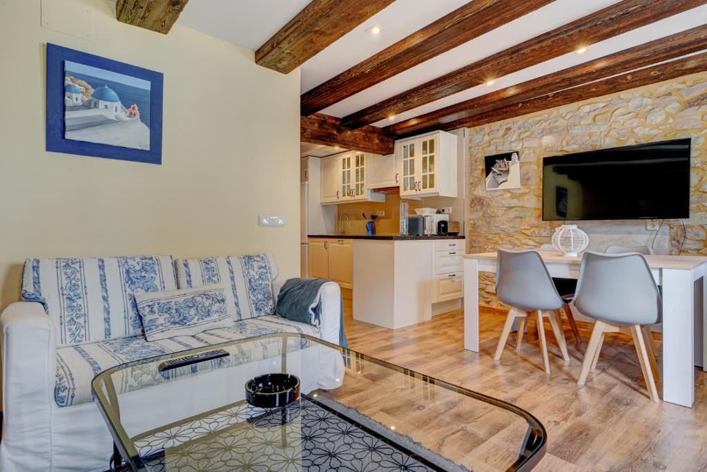 Kuchyň nebo kuchyňský kout v ubytování Maravilloso apartamento, Hondarribia, Terraza, 4Pax